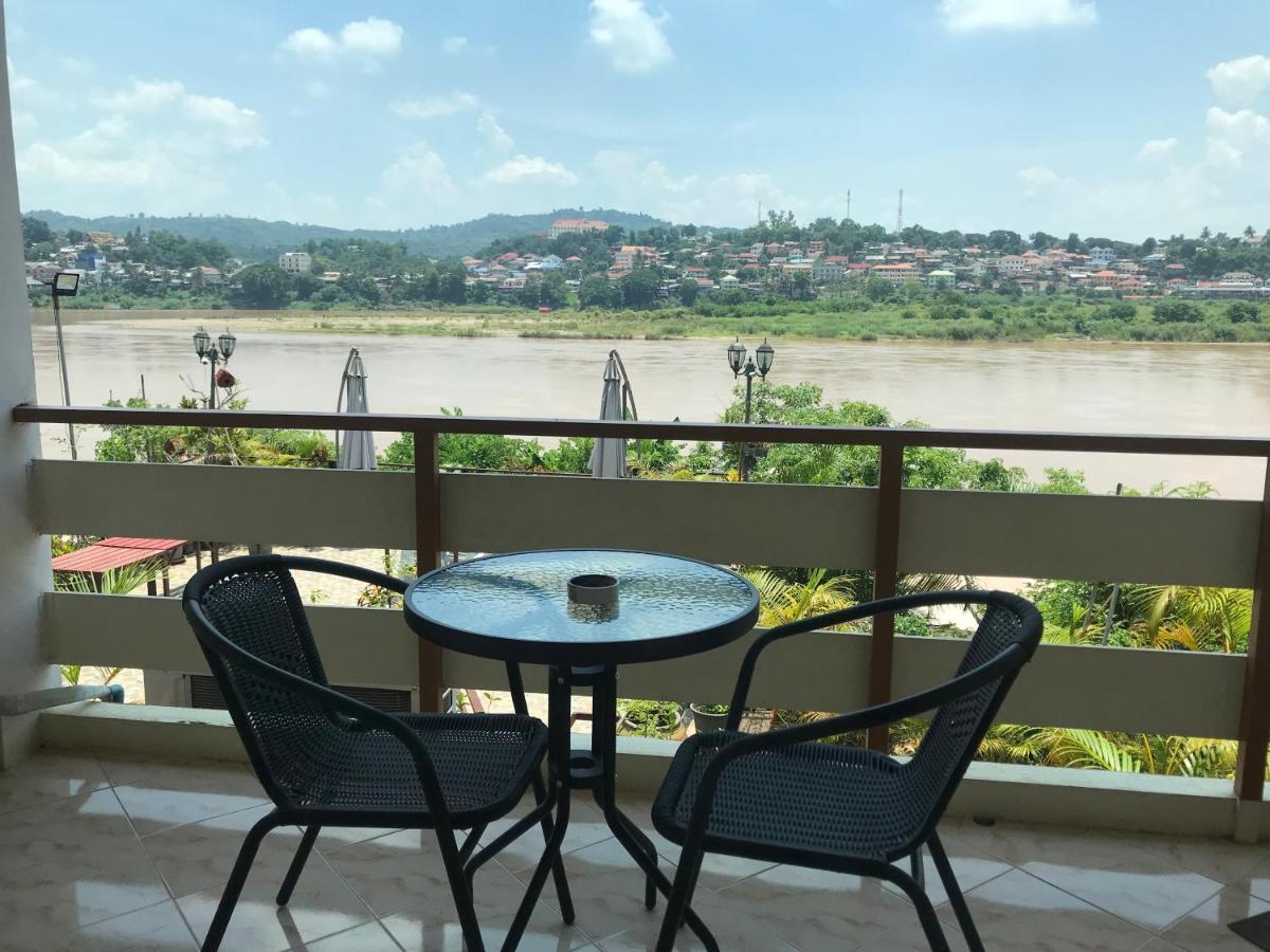 Day Waterfront Hotel Chiang Khong Exterior photo