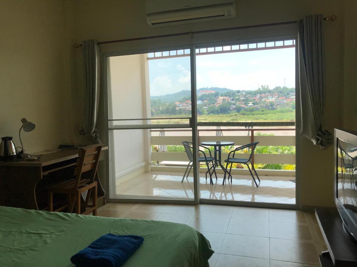 Day Waterfront Hotel Chiang Khong Exterior photo