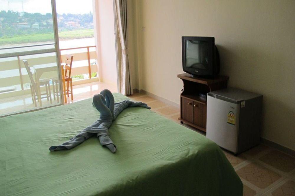 Day Waterfront Hotel Chiang Khong Exterior photo