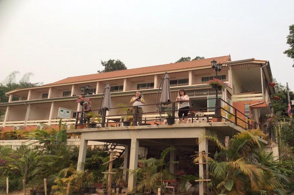 Day Waterfront Hotel Chiang Khong Exterior photo